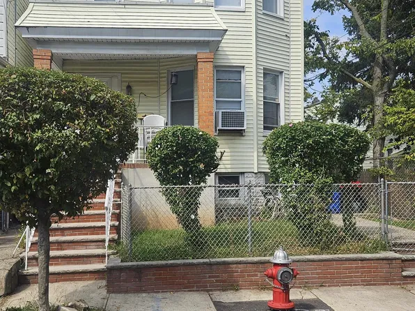 17 Bayside Place image 1 of 11