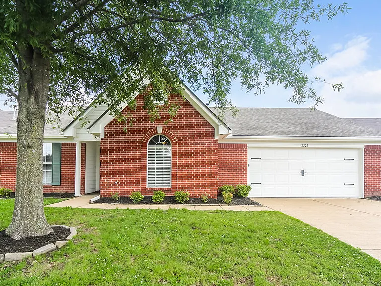 8202 Martin Dr — Photo 1