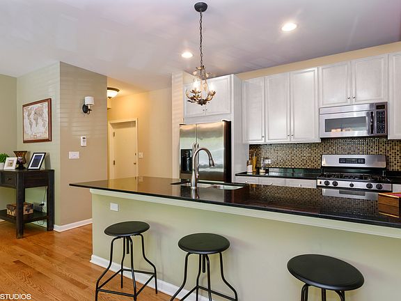 4th image of 4149 N Kenmore Ave APT 1N