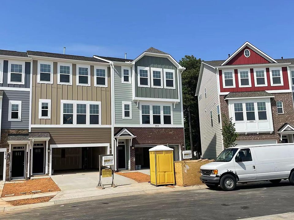 2nd image of 2810 Saltaire Ave