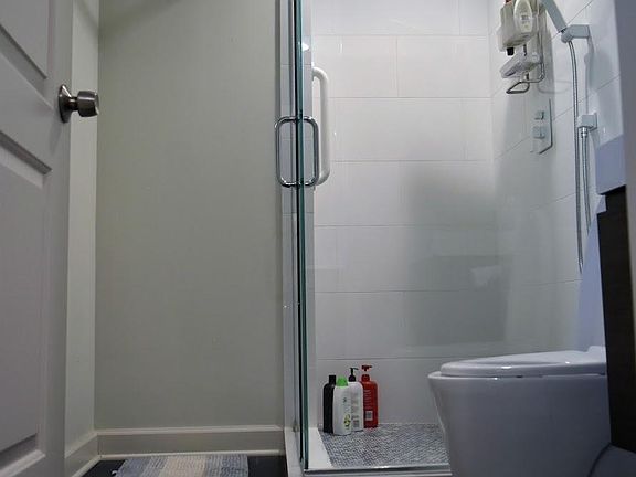 4th image of 419 W Eugenie St APT 1F