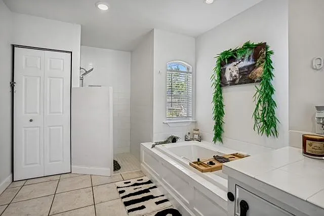 917 W Drew St — Photo 16