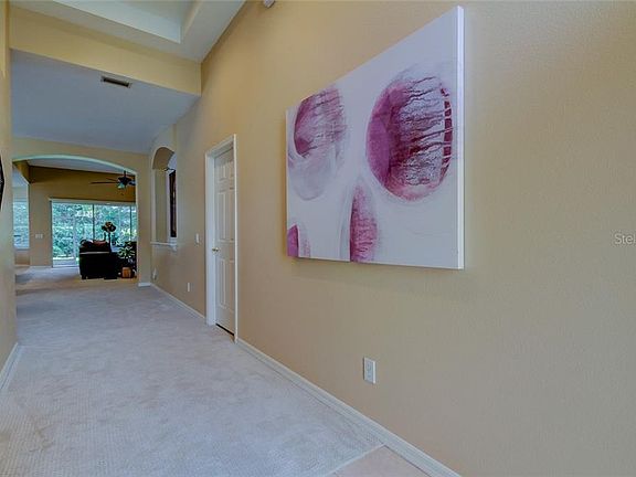 4th image of 9521 Greenpointe Dr