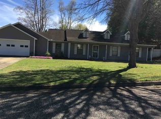 96 Lakeside Dr, Enterprise, AL 36330