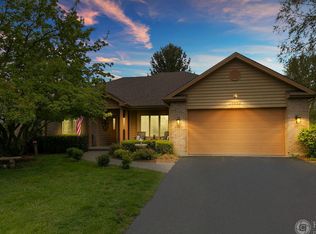 39882 N Harbor Ridge Dr, Antioch, IL 60002