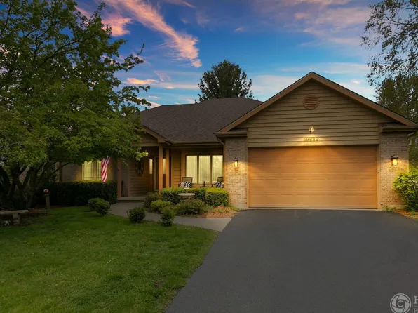 39882 N Harbor Ridge Dr, Antioch, IL 60002