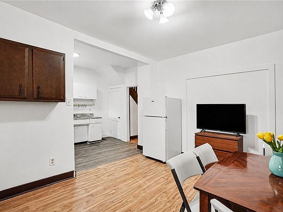 5th image of 1045 Flemington St