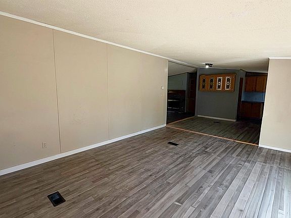 4th image of 364 Sweet Pea Ln