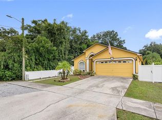 10407 N Woodmere Rd, Tampa, FL 33617