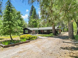 1531 Highland Dr, Mount Shasta, CA 96067