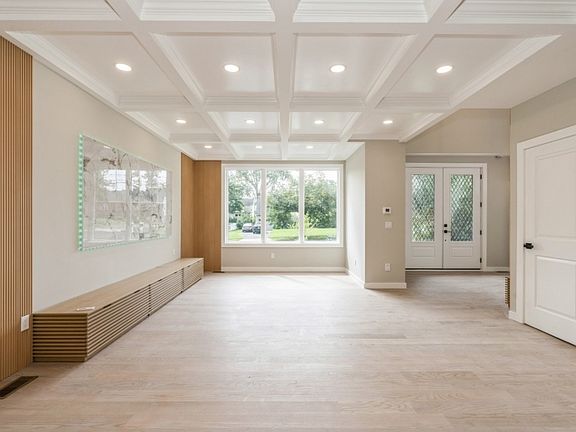 4th image of 66 E Gramercy Pl