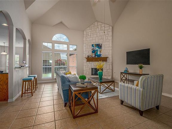4th image of 10868 Wilton Dr