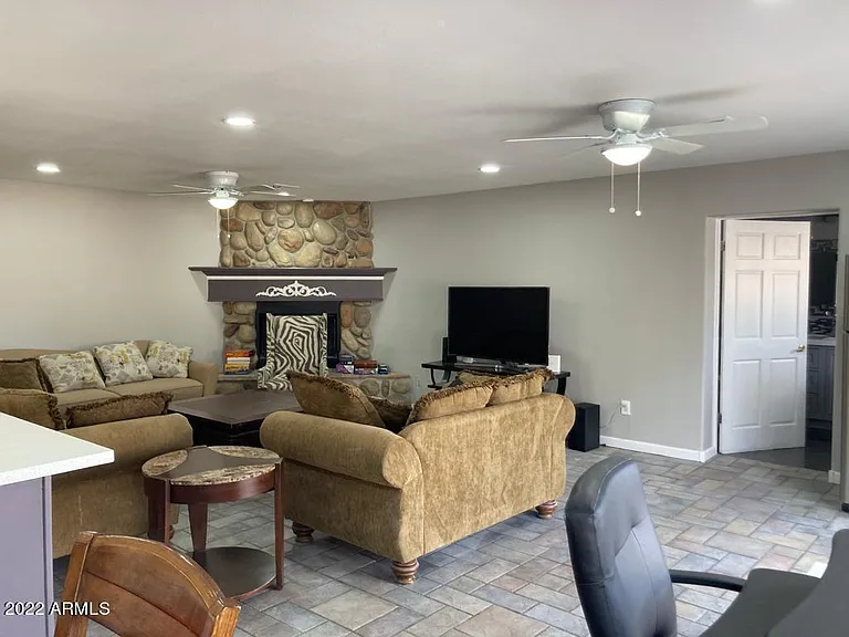 1832 E Alameda Dr — Photo 9