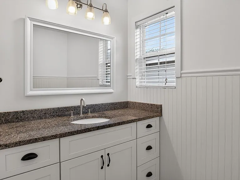 9609 Bay St #19 — Photo 20