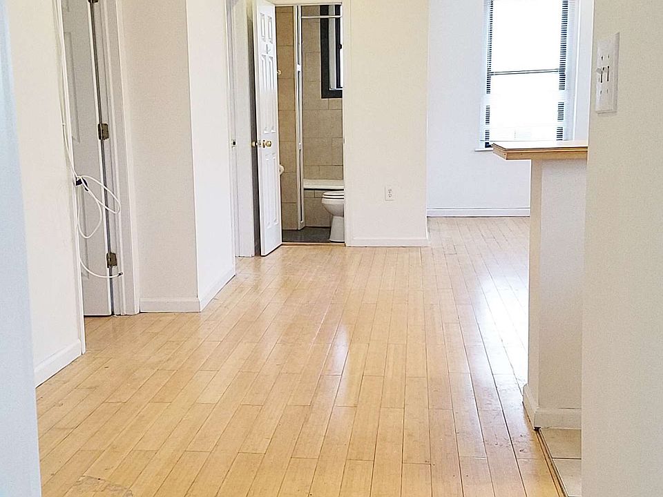 1st image of 2116 33rd St #3