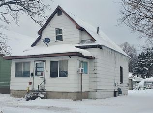 241 E 11th St, Traverse City, MI 49684