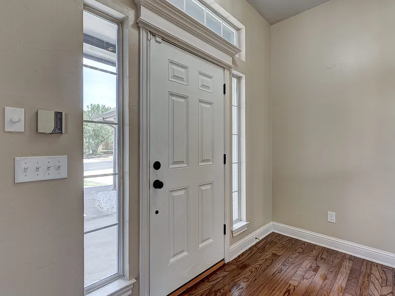 2104 Del Simmons Dr — Photo 6