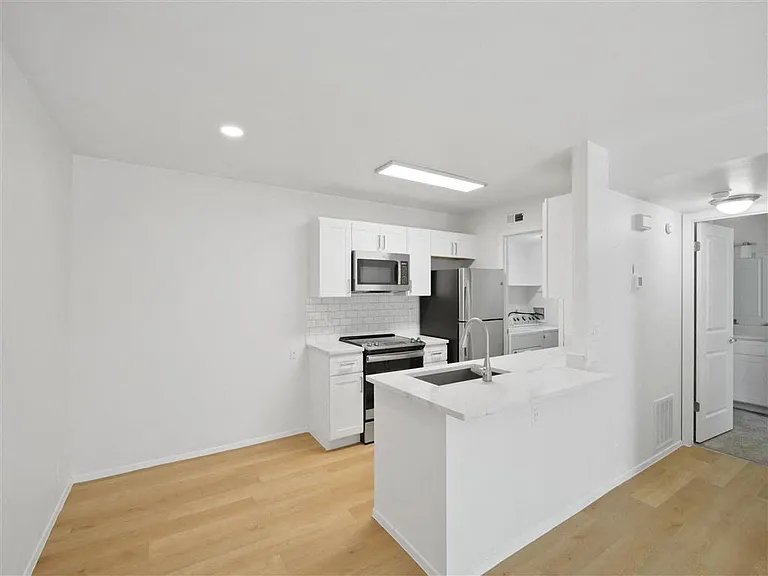 James Pointe — Photo 118