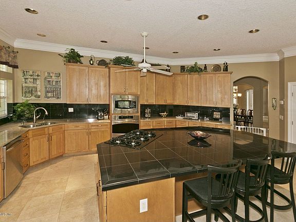 5th image of 325 Sawmill Ln
