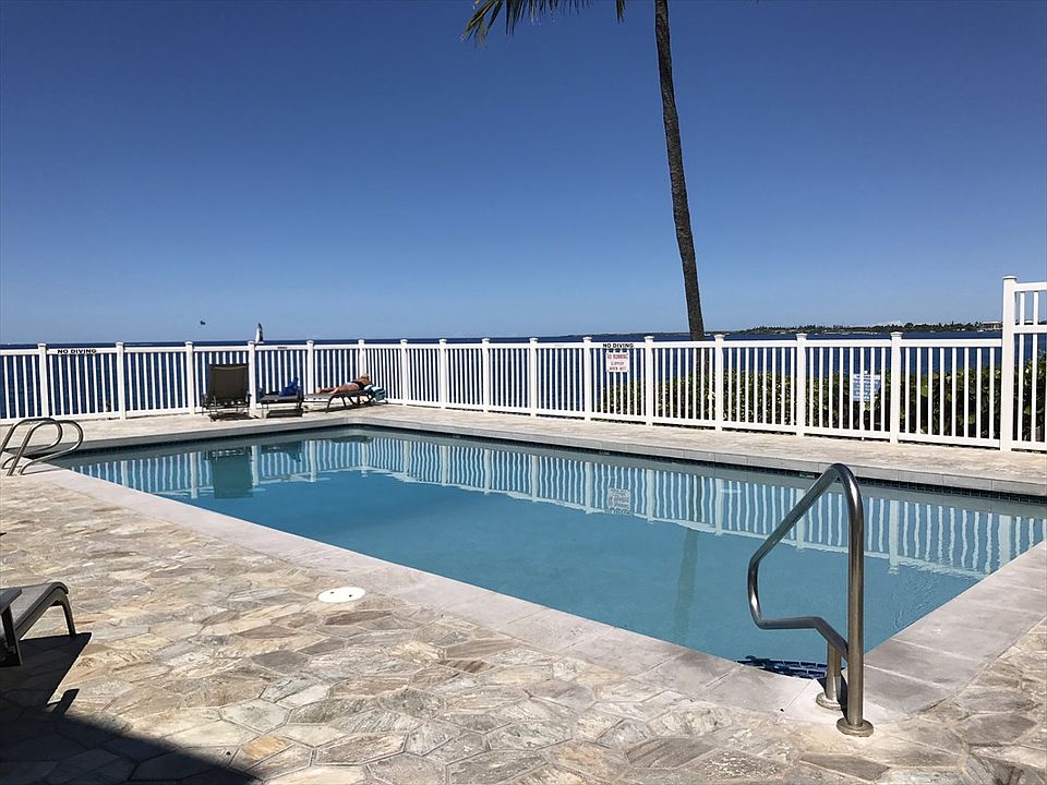 1st image of 75-6008 Alii Dr APT 238