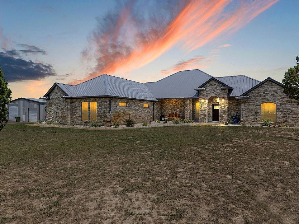 1st image of 1216 Shady Oaks Cir
