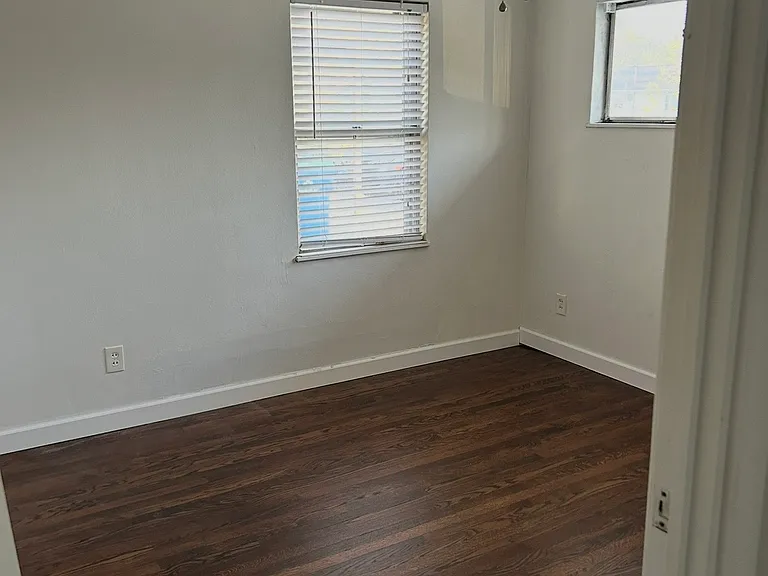 1515 Pin Oak Ln — Photo 8