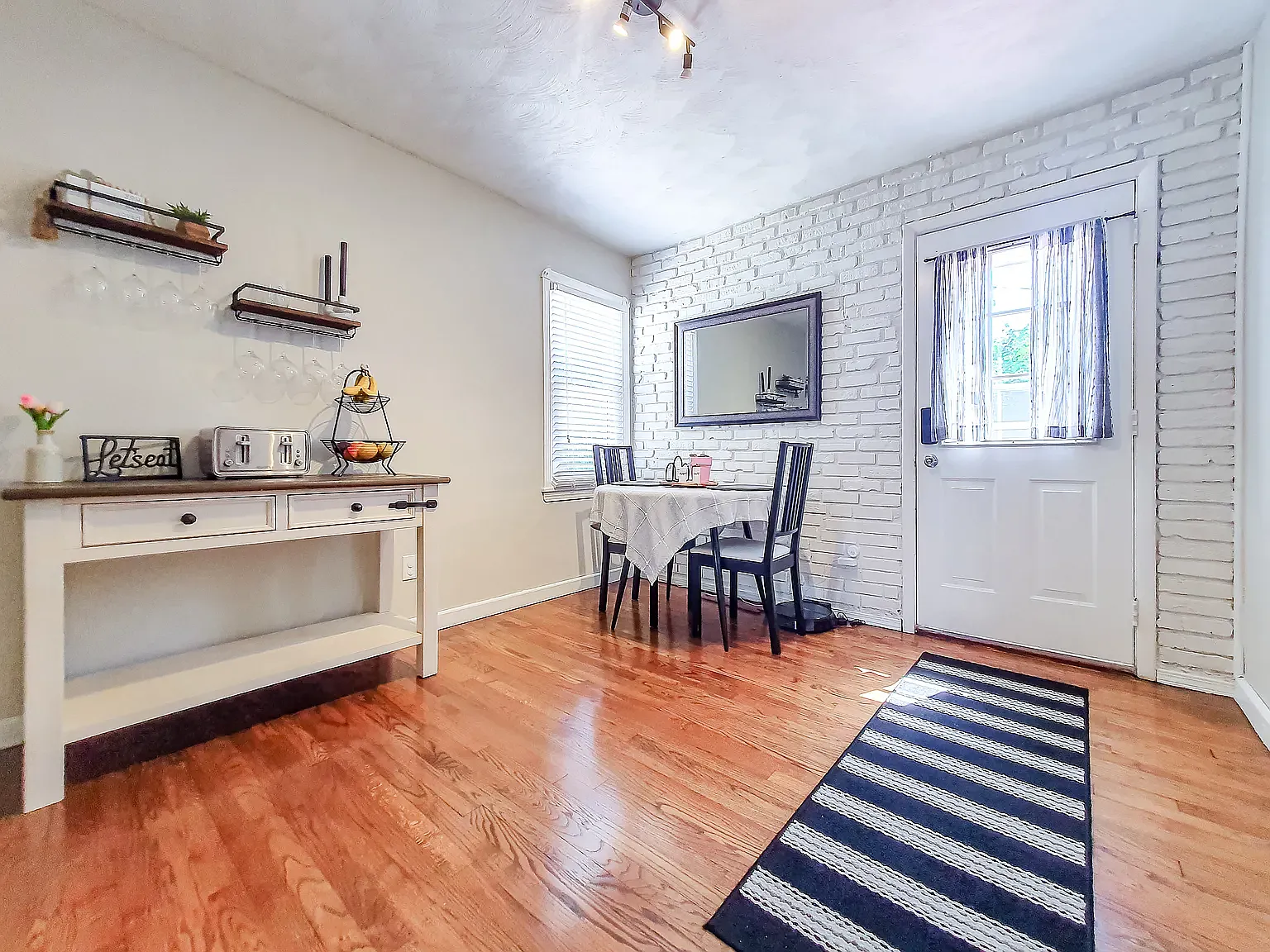 3 bed, 1554 sqft, $2,900 — Photo 3