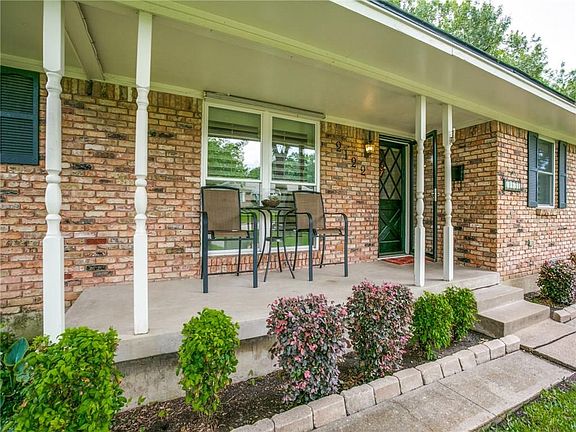 5th image of 2122 Lansdowne Dr
