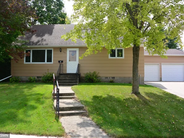 1202 16th St E, Glencoe, MN 55336