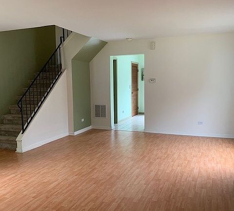 2nd image of 3061 Winchester Ct W #3061