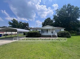 1409 Darby Dr, Raeford, NC 28376