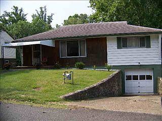 2nd image of 105 Broadmoor Dr