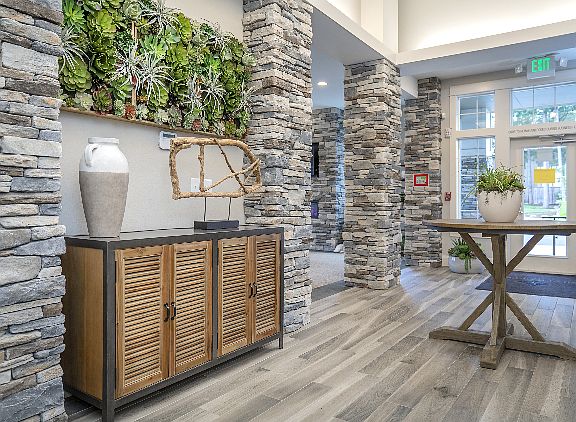 Upscale Resident Clubhouse l Luxury Apartments in Puyallup, WA l Silver Creek