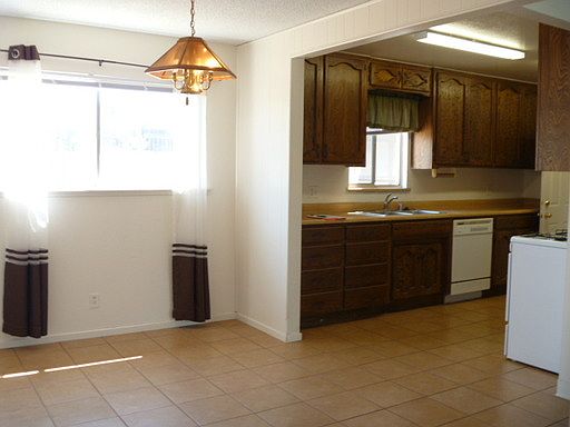 3rd image of 173 Highland Dr