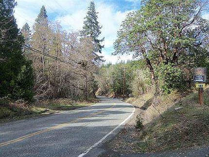 2nd image of 180 Waters Creek Rd
