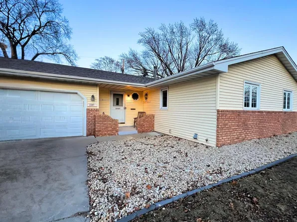 2307 40th Ave NE, Columbia Heights, MN 55421