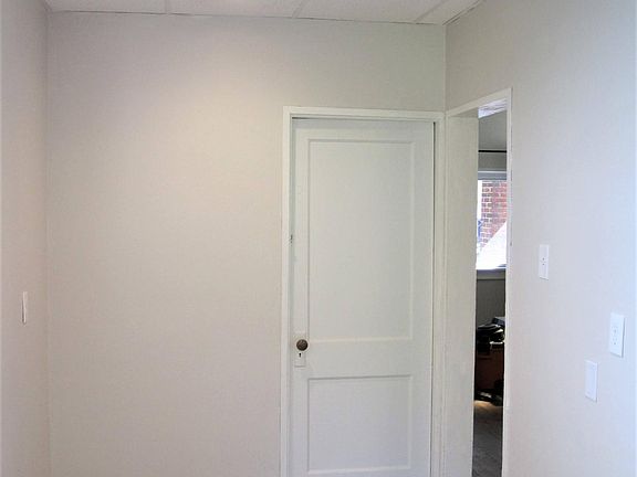 Flex space off of kitchen