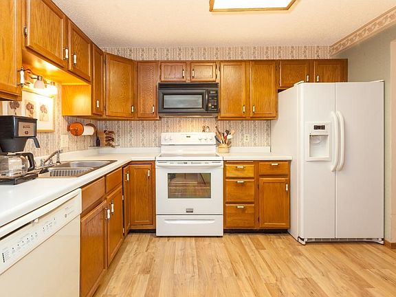 Kitchen with new floor