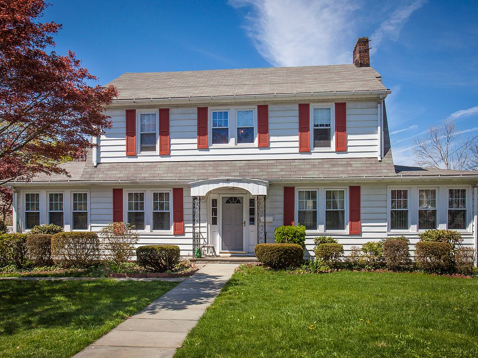 1st image of 25 Putnam Avenue