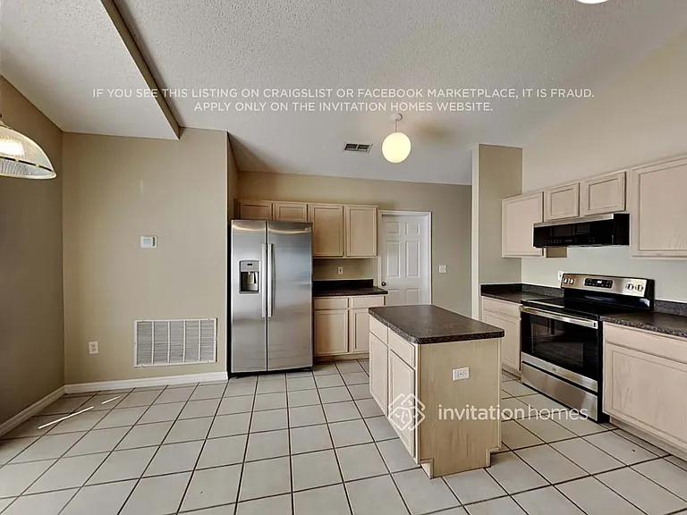 1402 Whispering Woods Way — Photo 4
