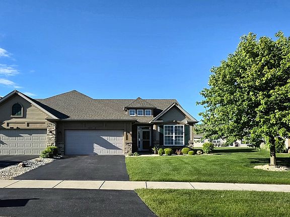 3rd image of 1003 Rockwell Ln