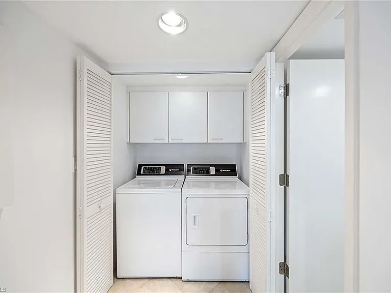 4651 Gulf Shore Blvd N #1106 — Photo 29