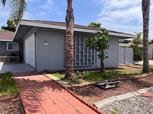 2975 Governor Dr Photo 1