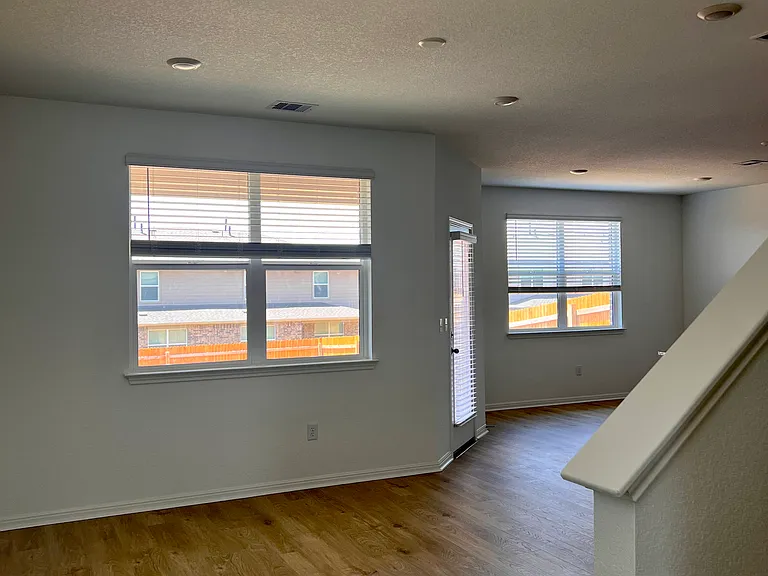 220 Saide St — Photo 4