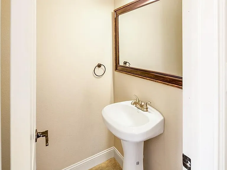 1443 Buena Vis — Photo 13