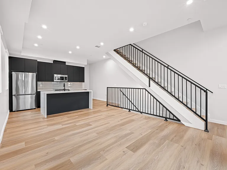 336 N Reno St — Photo 12