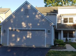 8190 River Bay Dr E, Indianapolis, IN 46240