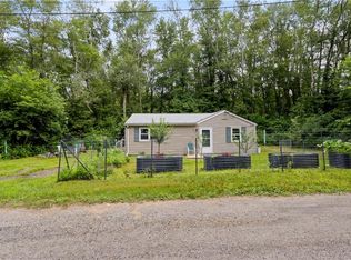 26 Clarke Ave, Hope Valley, RI 02832