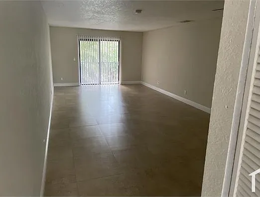 3 bed, 1350 sqft, $2,700 — Photo 4