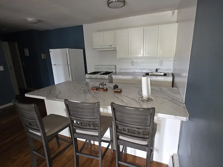 56 Locust Hill Ave #1G — Photo 4